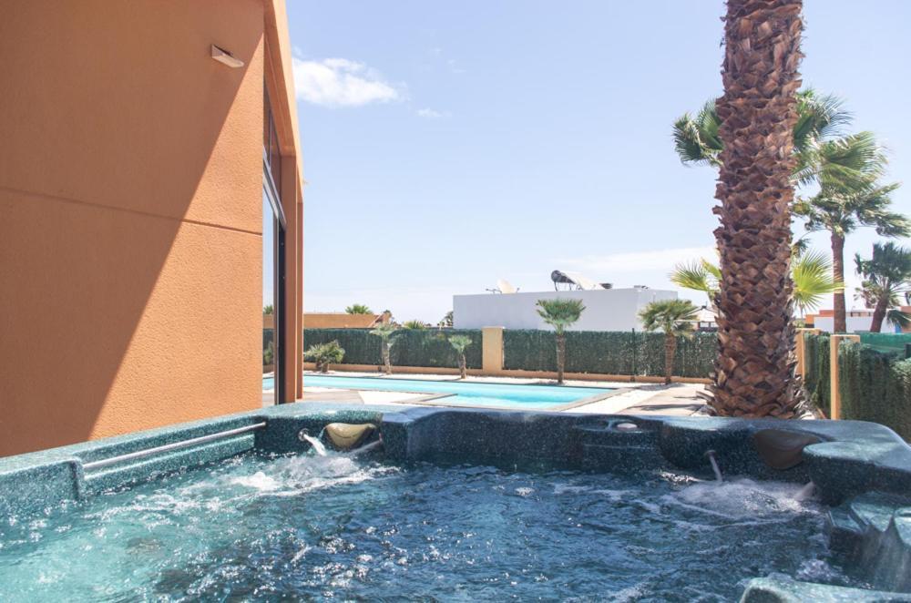 Villa La Marosca - Jacuzzi, Private Pool, 3 Bedrooms Caleta De Fuste Ngoại thất bức ảnh